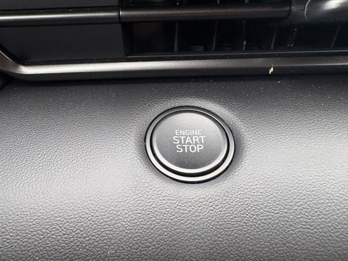 Used 2025 Hyundai Elantra Sport FWD image 31