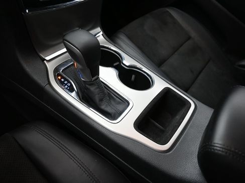 Used 2019 Jeep Grand Cherokee Altitude RWD image 31