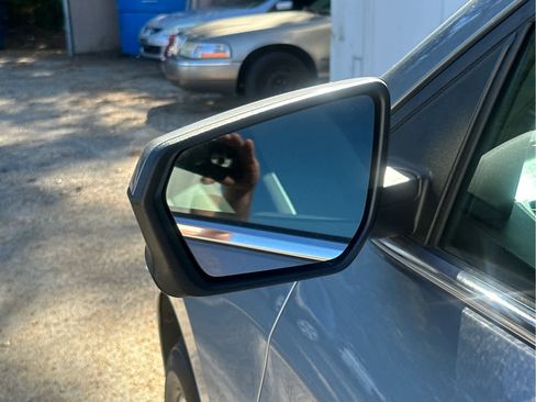 Certified 2023 Chevrolet Equinox LT w/ Driver Convenience Package image 13