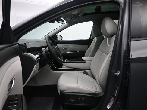Used 2025 Hyundai Tucson Limited AWD/4WD image 26