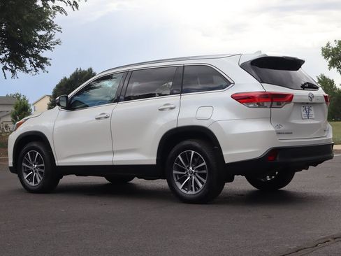 Used 2019 Toyota Highlander XLE AWD/4WD image 7