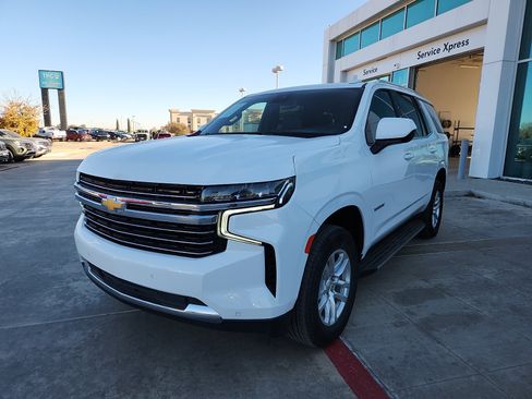 Used 2024 Chevrolet Tahoe LT image 3