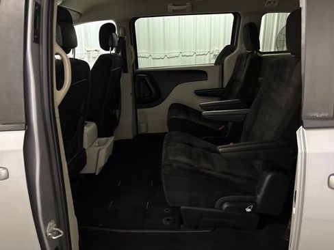 Used 2014 Dodge Grand Caravan SXT w/ Rear Park Assist Package FWD image 24