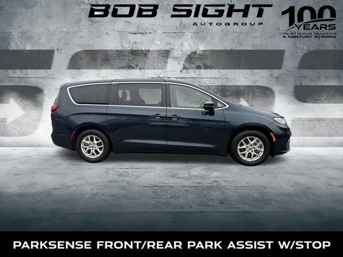 Used 2024 Chrysler Pacifica Touring-L image 15