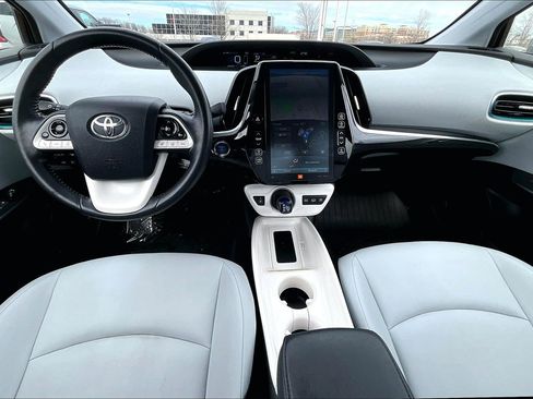 Used 2017 Toyota Prius Prime Advanced image 14