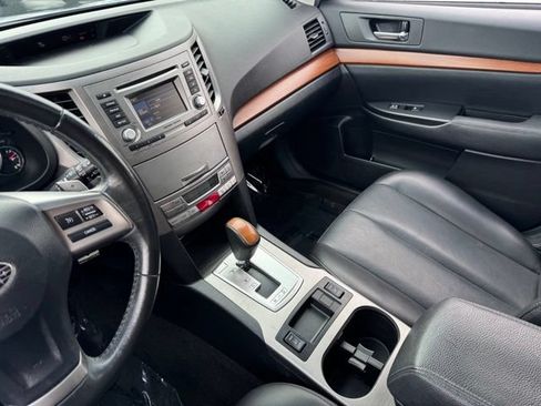 Used 2013 Subaru Outback 2.5i Limited w/ Moonroof Pkg AWD/4WD image 14