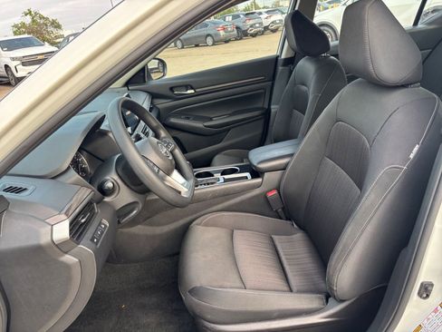 Used 2024 Nissan Altima 2.5 SV image 27
