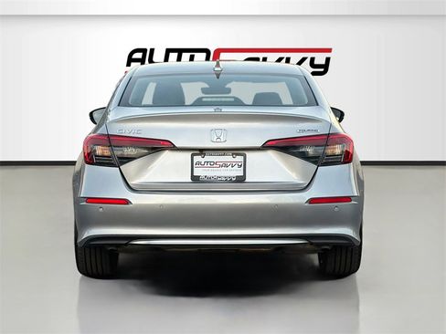 Used 2024 Honda Civic Touring image 6