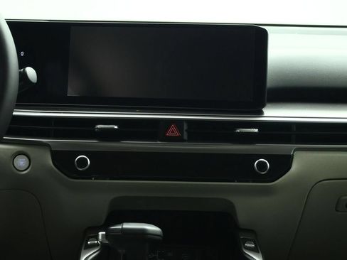 Certified 2025 Kia Sorento S FWD image 38