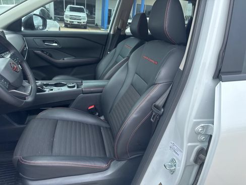 Used 2025 Nissan Rogue SV w/ Rock Creek Premium Package AWD/4WD image 18