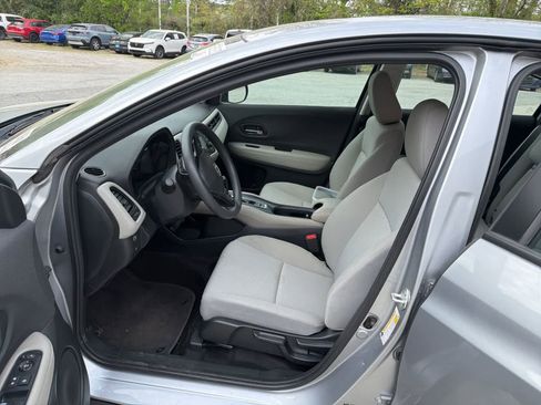 Used 2022 Honda HR-V LX image 16