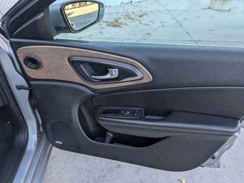 Used 2015 Chrysler 200 C w/ Navigation & Sound Group I image 30