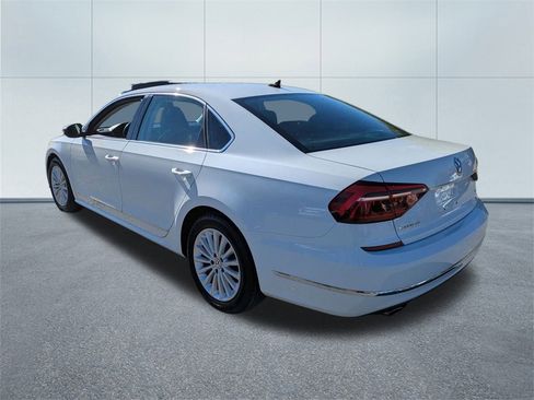 Used 2017 Volkswagen Passat 1.8T SE image 5
