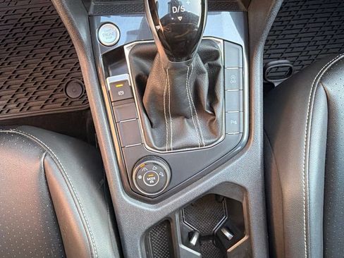 Used 2024 Volkswagen Tiguan SE R-Line AWD/4WD image 25