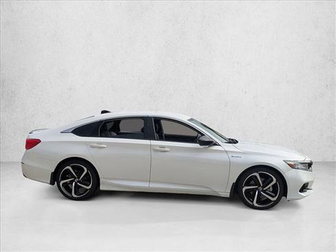 Used 2022 Honda Accord Sport image 4
