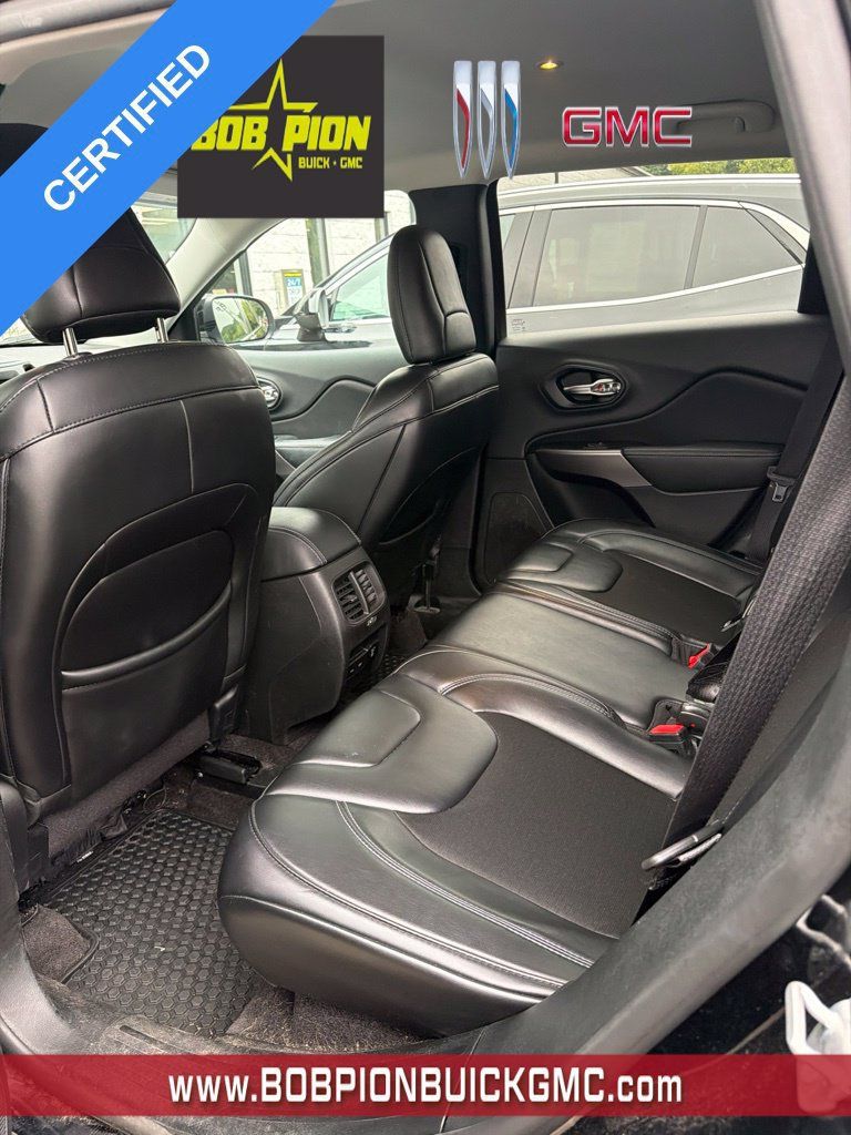 Used 2019 Jeep Cherokee Latitude Plus w/ Comfort/Convenience Group AWD/4WD image 5