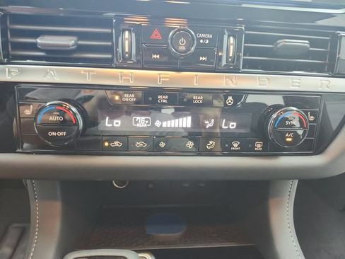 New 2026 Nissan Pathfinder SL w/ SL Premium Package FWD image 29