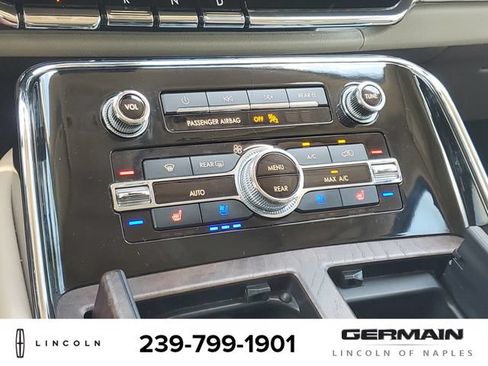Certified 2022 Lincoln Navigator Reserve AWD/4WD image 33