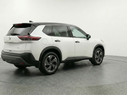 Used 2025 Nissan Rogue SV image 9