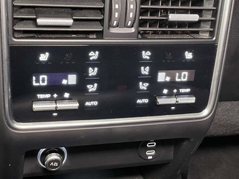 Certified 2023 Porsche Cayenne S Platinum AWD/4WD image 25