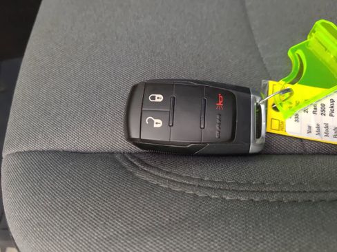 Used 2024 RAM 2500 Big Horn image 28