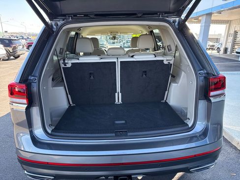 Used 2025 Volkswagen Atlas SE image 25