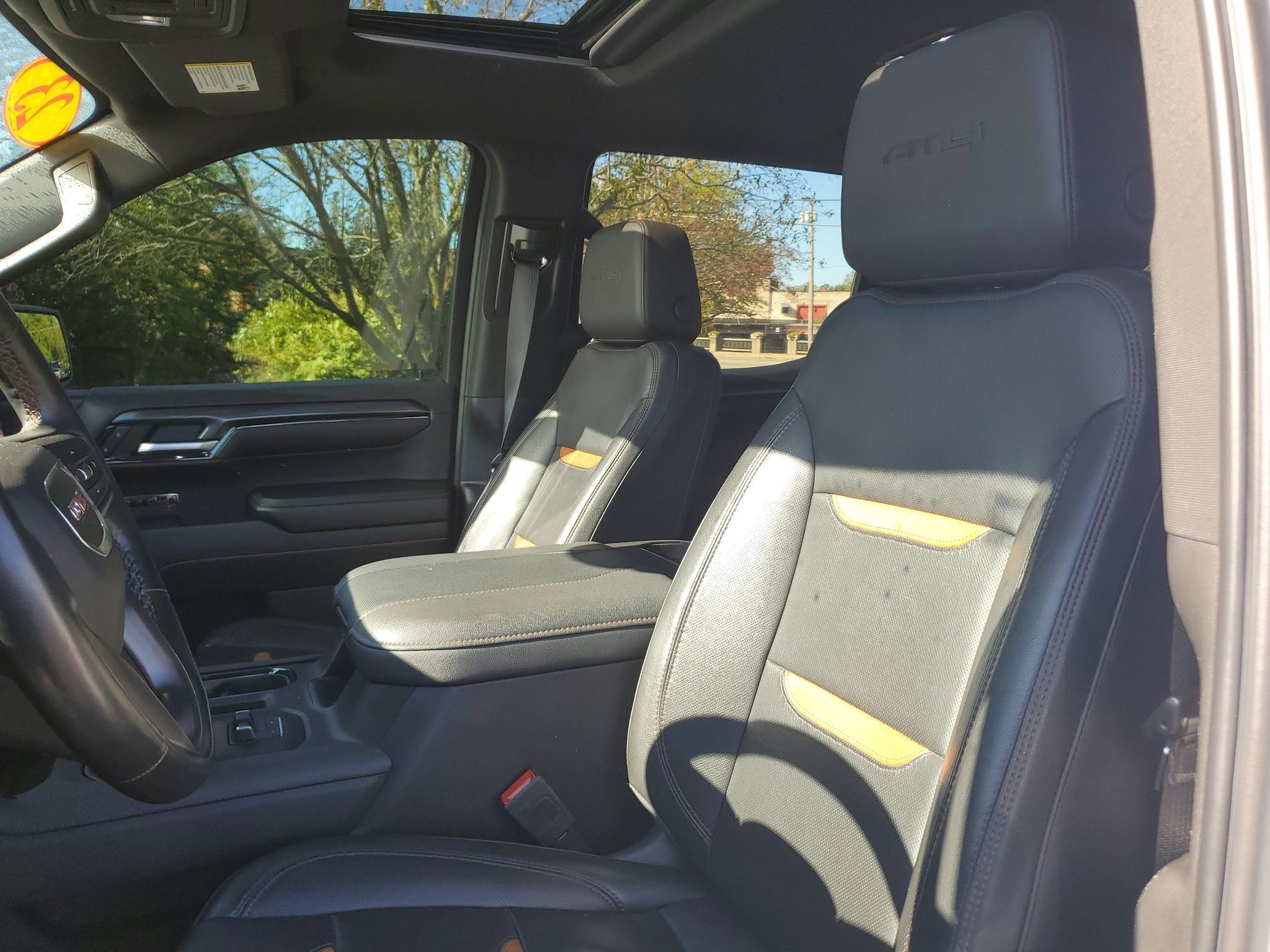 Used 2023 GMC Sierra 1500 AT4 w/ AT4 Premium Package AWD/4WD image 18