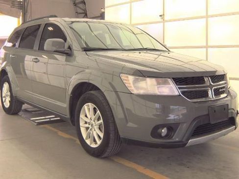 Used 2019 Dodge Journey SE w/ Premium Group AWD/4WD image 2