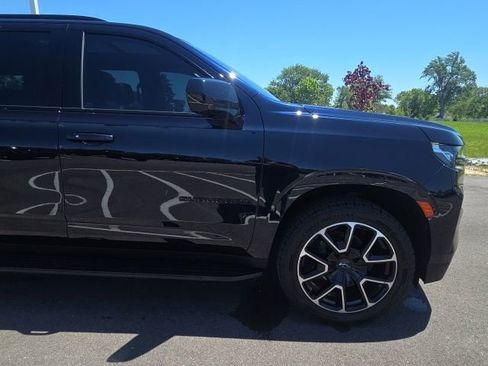 Used 2021 Chevrolet Suburban RST w/ Rear Media and Nav Package AWD/4WD image 4