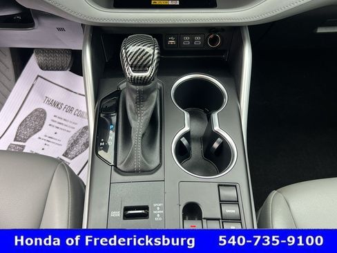 Used 2023 Toyota Highlander XLE FWD image 22