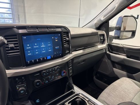 Used 2024 Ford F250 XLT w/ Black Appearance Package image 19
