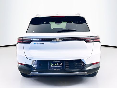 Used 2025 Chevrolet Equinox EV LT image 7