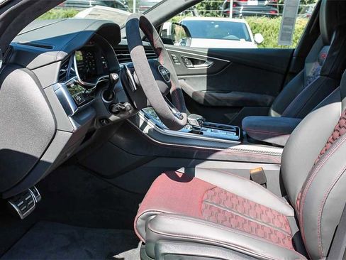 New 2025 Audi RS Q8 performance image 20