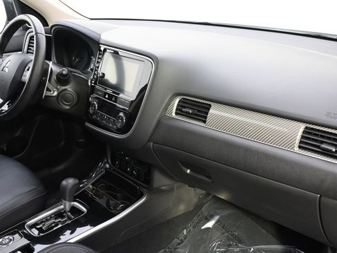 Used 2019 Mitsubishi Outlander GT AWD/4WD image 13