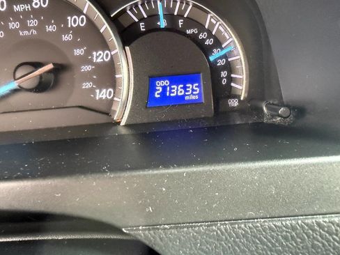 Used 2012 Toyota Camry SE image 14