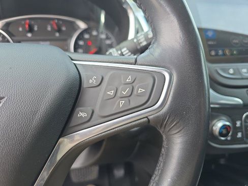 Used 2019 Chevrolet Equinox Premier FWD image 16