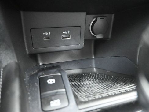 Used 2023 Nissan Kicks SR w/ SR Premium Package image 22