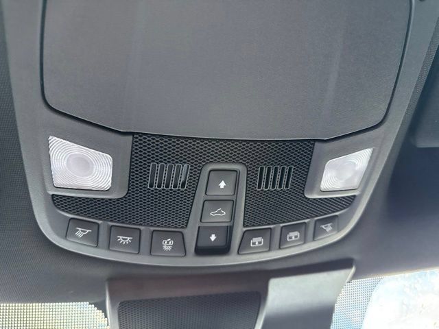 Used 2022 Ford F350 Platinum w/ Tremor Off-Road Package AWD/4WD image 35