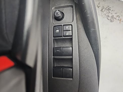 Used 2022 Toyota Corolla LE image 20