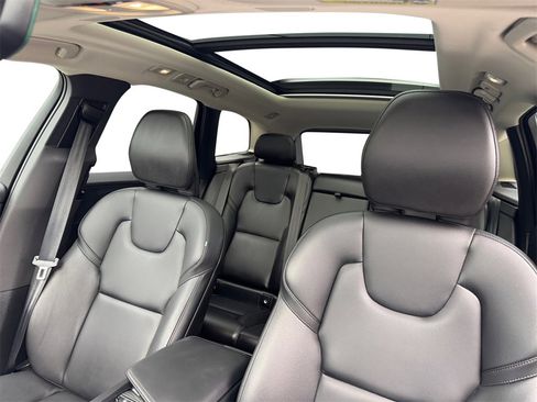 Certified 2025 Volvo XC60 B5 Core image 20