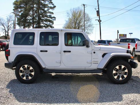 Used 2018 Jeep Wrangler Unlimited Sahara image 6