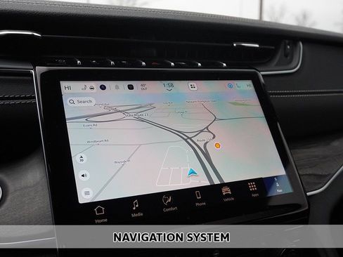 Used 2025 Jeep Grand Cherokee Limited image 3