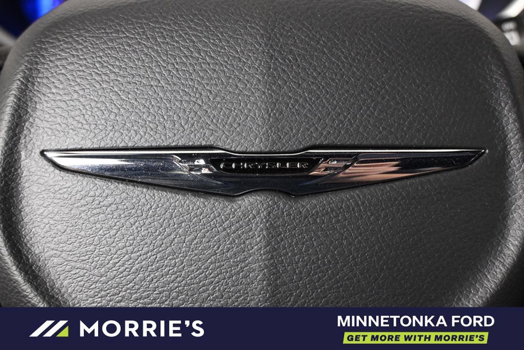 Used 2026 Chrysler Pacifica Select w/ S Appearance Package FWD image 35