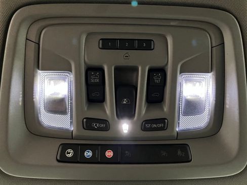 Used 2024 GMC Sierra 3500 Denali w/ Technology Package AWD/4WD image 42