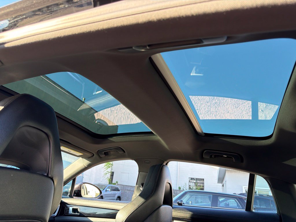 Used 2018 Porsche Panamera RWD image 27