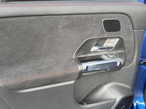 Used 2024 Mercedes-Benz GLB 250 GLB 250 image 17