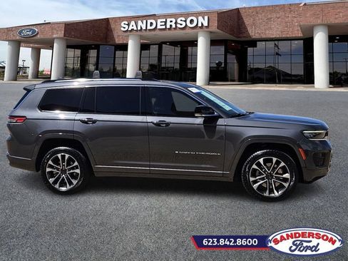 Used 2021 Jeep Grand Cherokee L Overland w/ Luxury Tech Group IV image 2