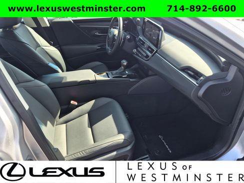 Used 2025 Lexus ES 300h w/ Premium Package FWD image 6
