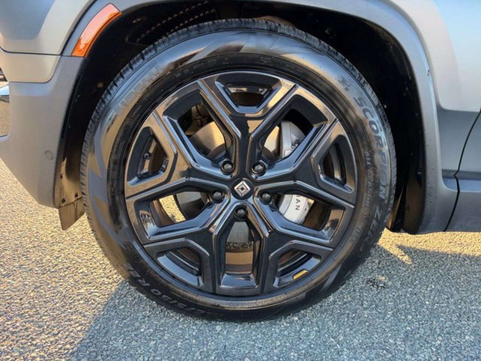 Used 2023 Rivian R1T Adventure Dual AWD/4WD image 10