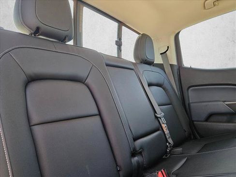 Used 2018 Chevrolet Colorado Z71 AWD/4WD image 18